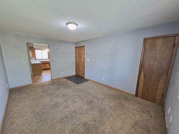 3rd image of 237 Miriam Dr APT B