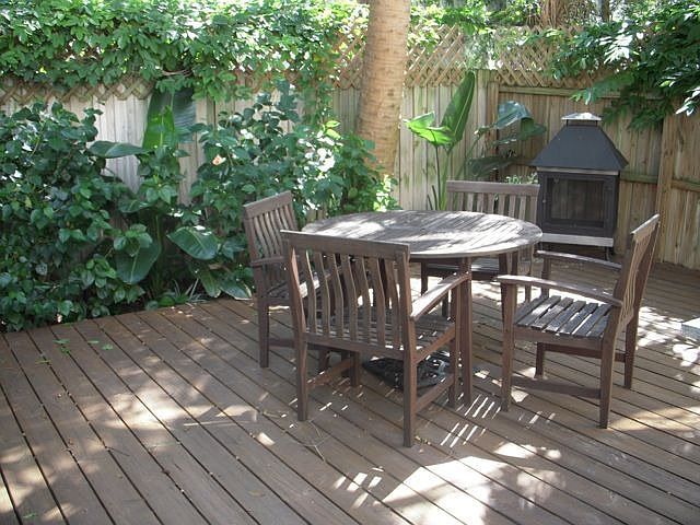 Private Patio/ Garden