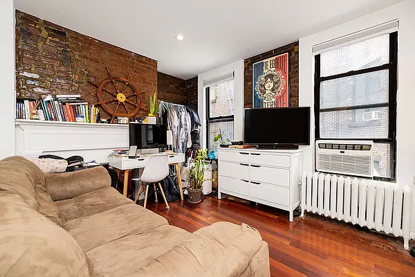 Rented by REAL New York | media 16