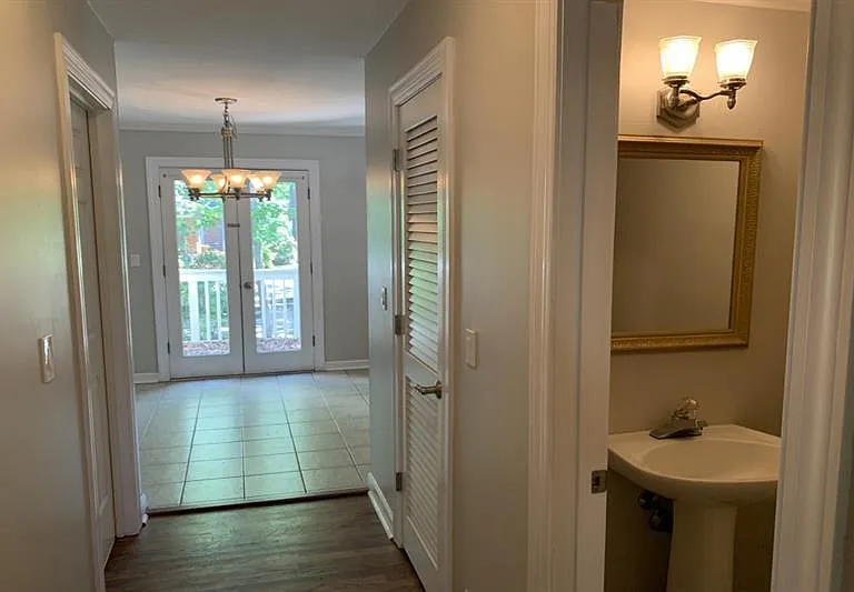 831 Clairemont Ave — Photo 12