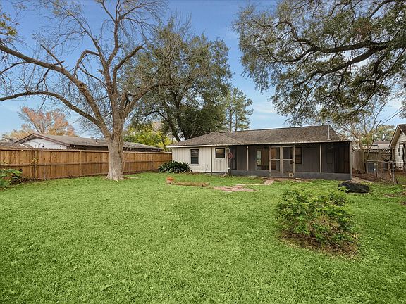 2nd image of 7262 Roos Rd