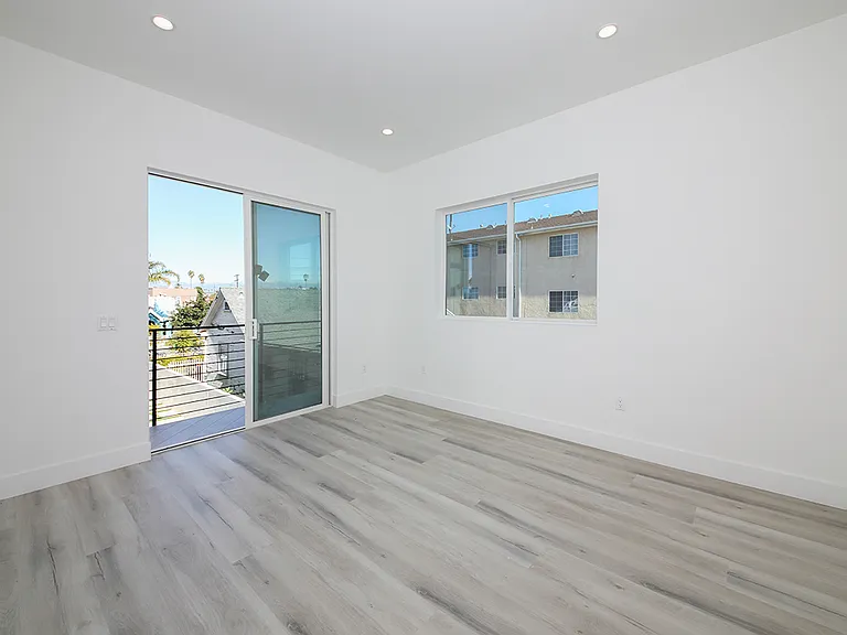 4550 W 18th St #4552-1/2 — Photo 9