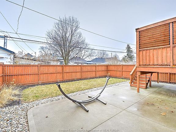 5th image of 2490 Bernard Rd
