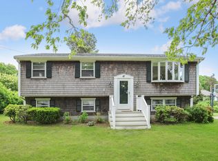 47 Spruce Dr, Pocasset, MA 02559