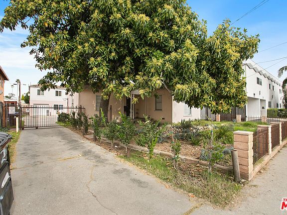3rd image of 13623 Vanowen St