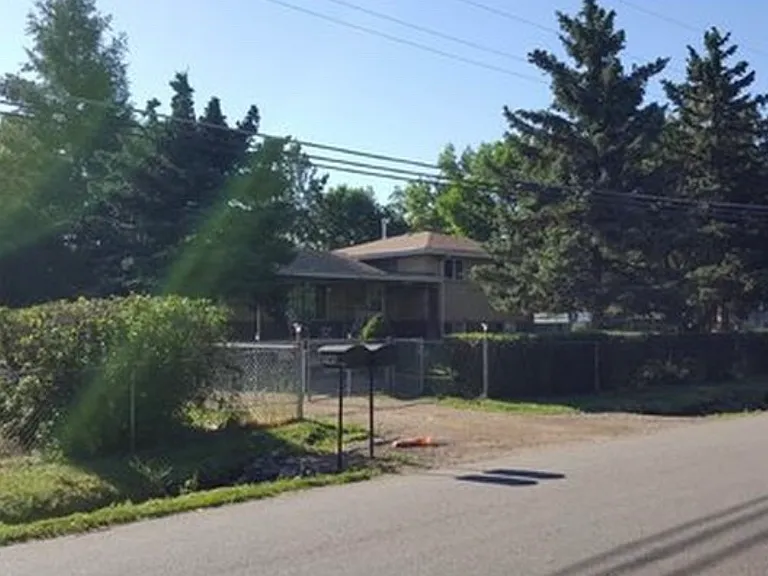 830 Orion St — Photo 3