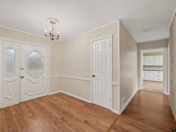3rd image of 105 Saint Croix Ln