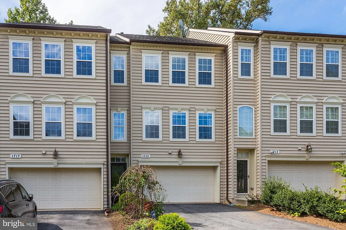 Photo 2 of 32 - 1715 Chiswick Ct - Silver Spring, MD Building Photo - 1715 Chiswick Ct