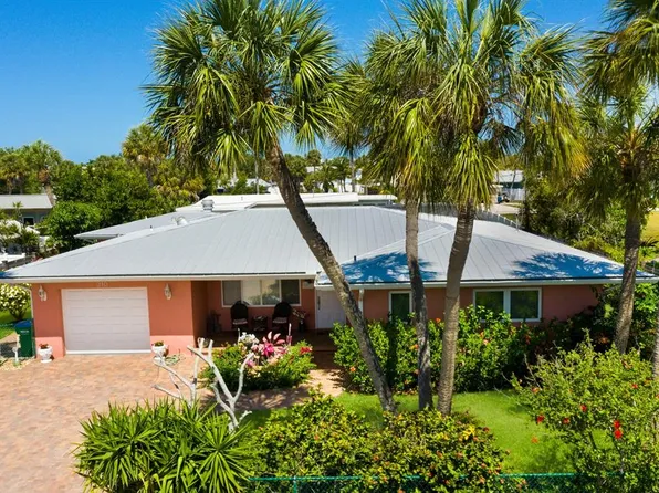 210 83rd St, Holmes Beach, FL 34217