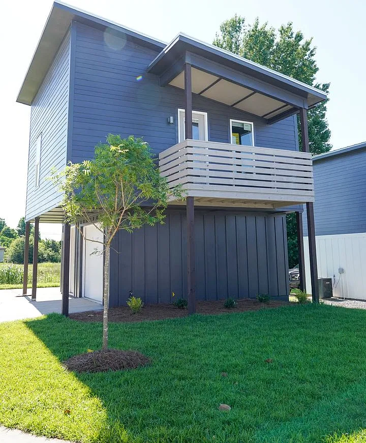 Cottage Court — Photo 1