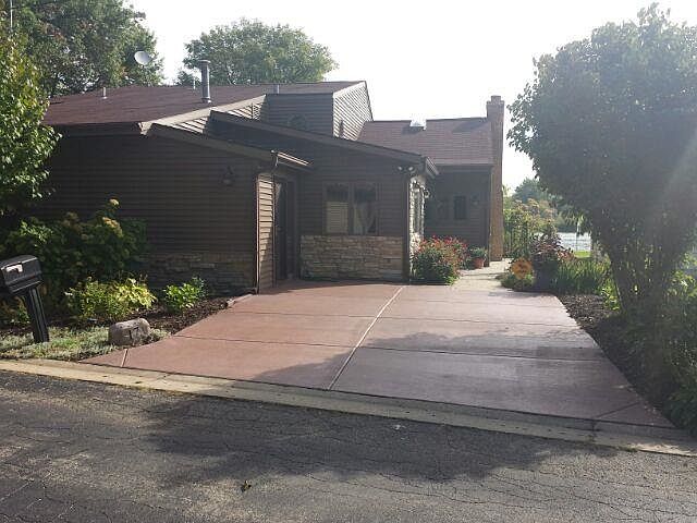 1st image of 17 Country Club Bch