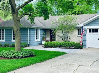687 N Main St, Glen Ellyn, IL