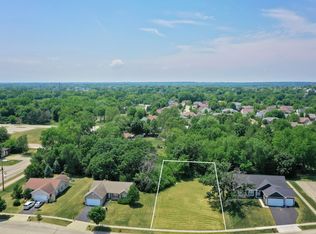 1609 Hillside Ln, McHenry, IL 60051