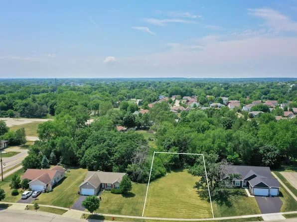 1609 Hillside Ln, McHenry, IL 60051