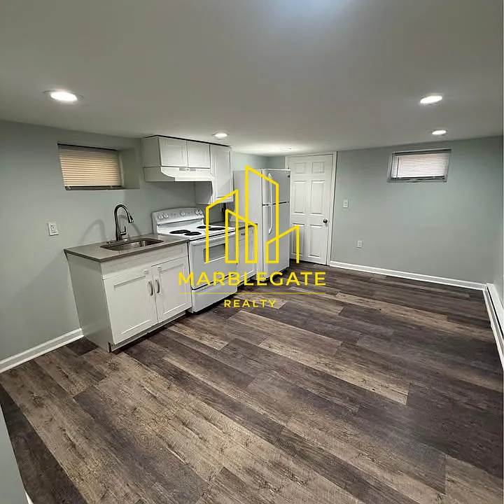 238 Columbia Ave #1