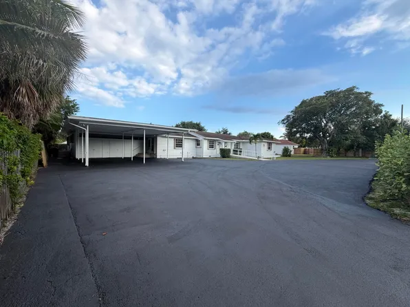 202 Palm Ct, Delray Beach, FL 33444