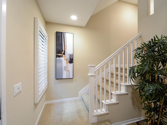 5th image of 1073 Foxglove Pl Unit 102