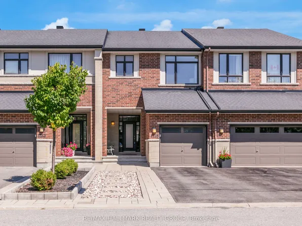 1125 Tischart Cres, Ottawa, ON K2T 0G4