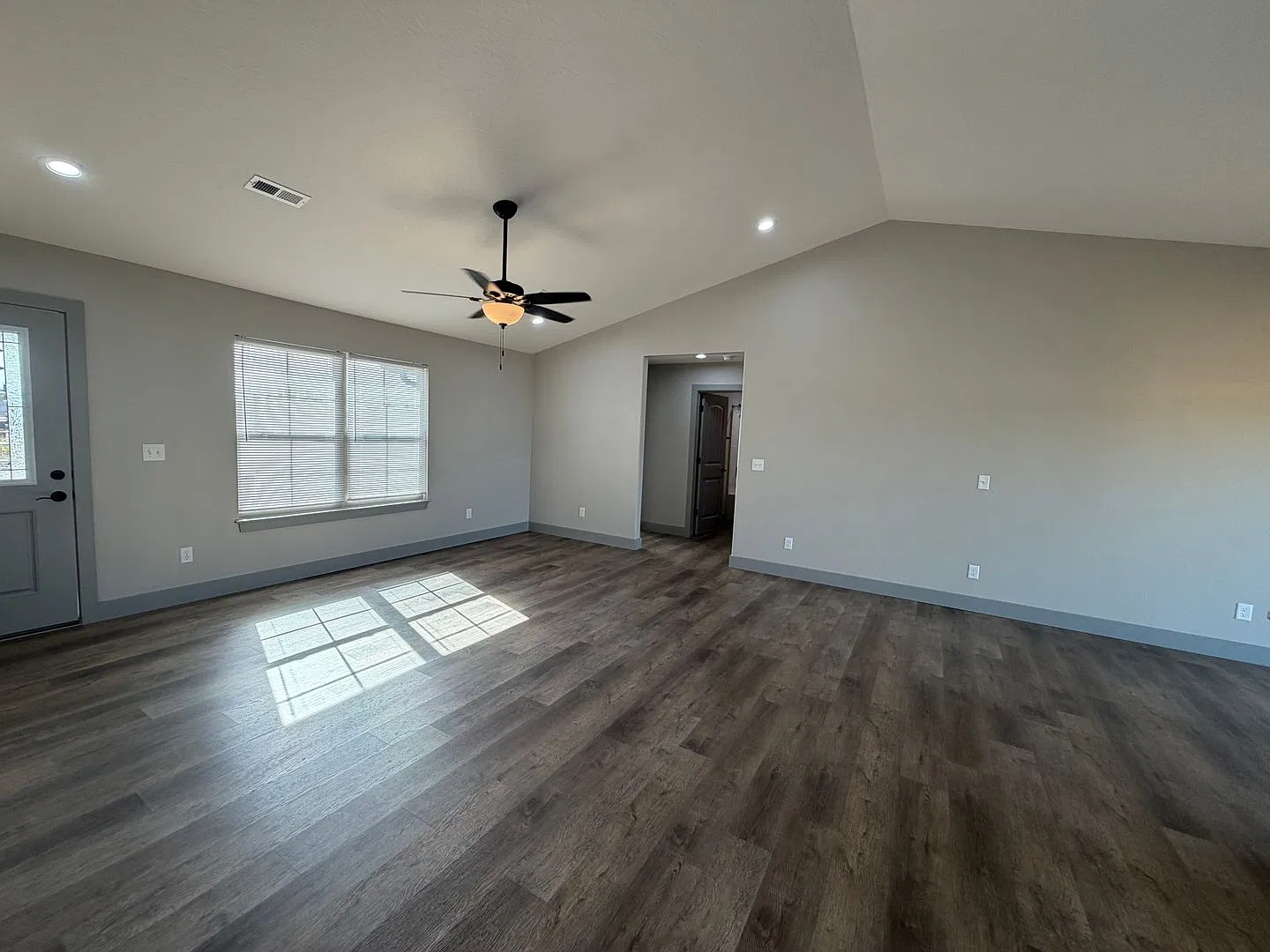 Beautiful home close to FLW — Photo 4