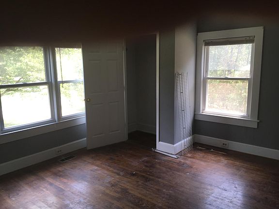 4th image of 230 Ferstl Ave