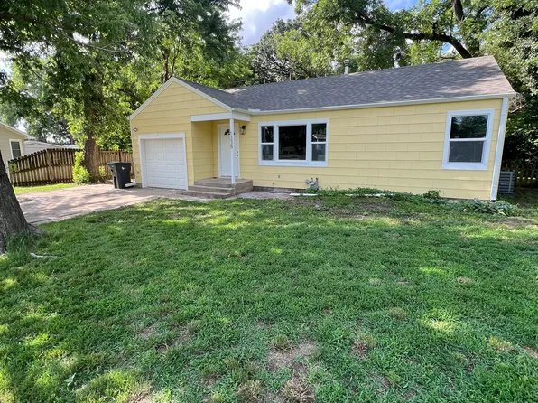 1336 W 9th St, Newton, KS 67114
