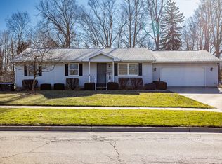 705 N Maple Grove Ave, Hudson, MI 49247