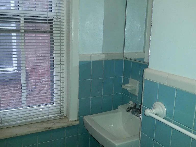 244 S 44th St #2F — Photo 11