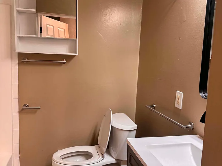 437 W Main St #2 — Photo 8