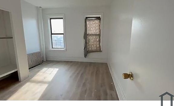 5th image of 319 E 197th St APT 4D