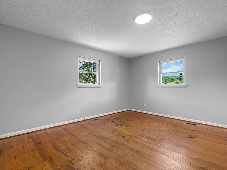 1852 Skyland Dr — Photo 7