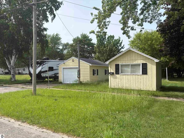 2507 Nelson St, Manistee, MI 49660