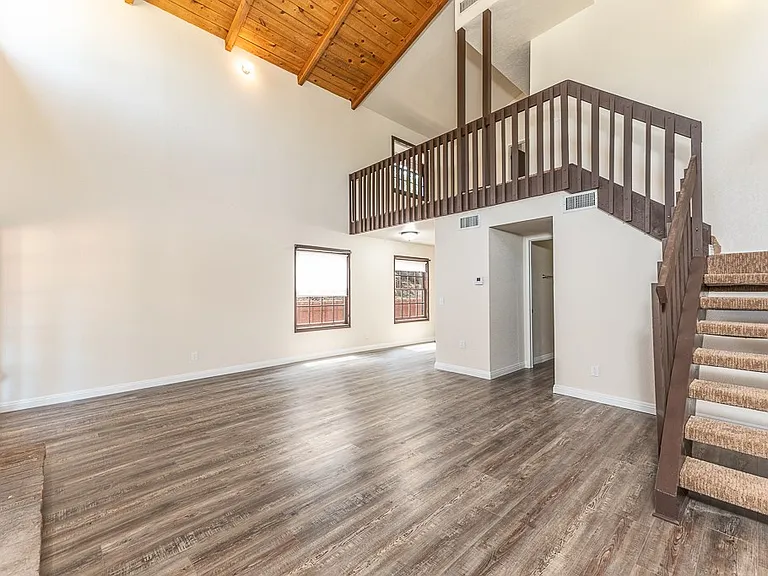 7834 Lilac Ln — Photo 6