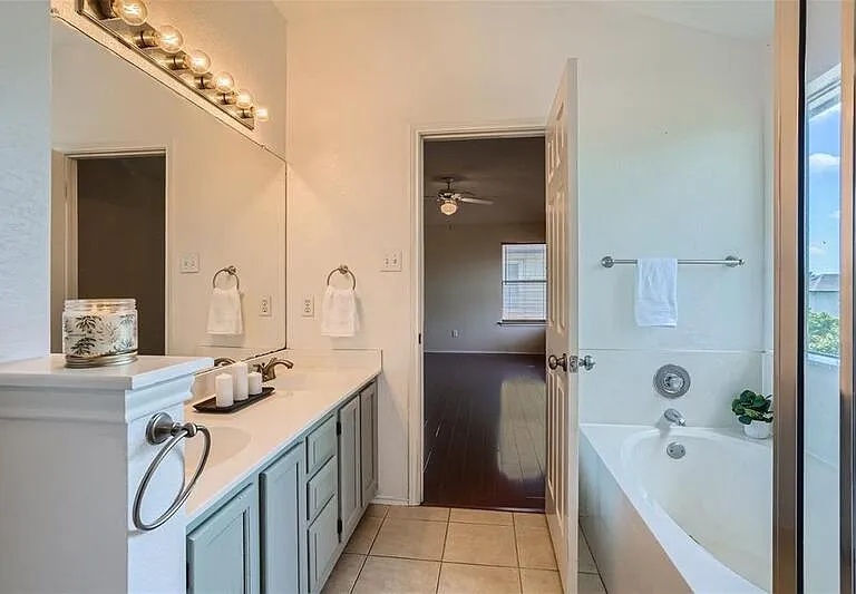 13431 Athens Trl — Photo 17
