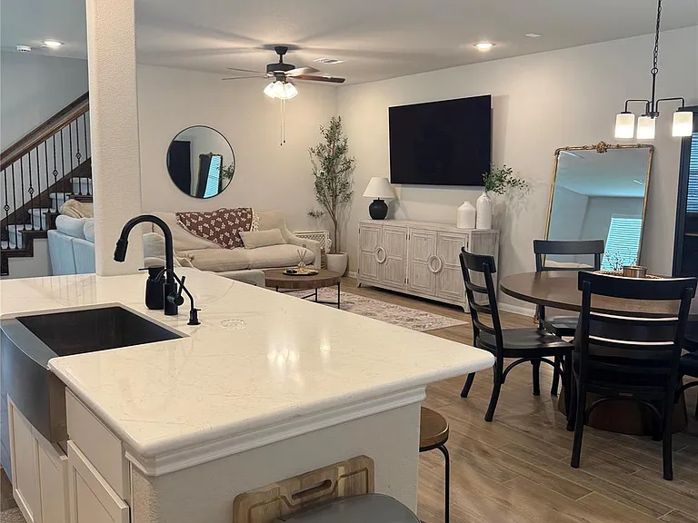 5504 Hyde Park Dr — Photo 9