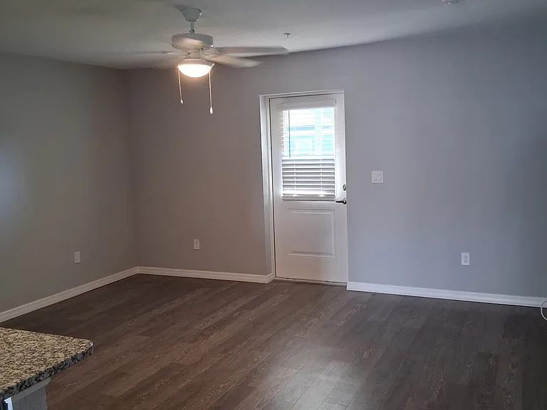 Persimmon Commons — Photo 14