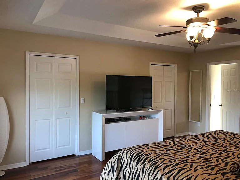 2226 Westbourne Dr — Photo 24