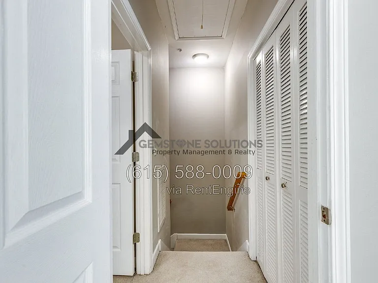 1012 McKenna Dr — Photo 21