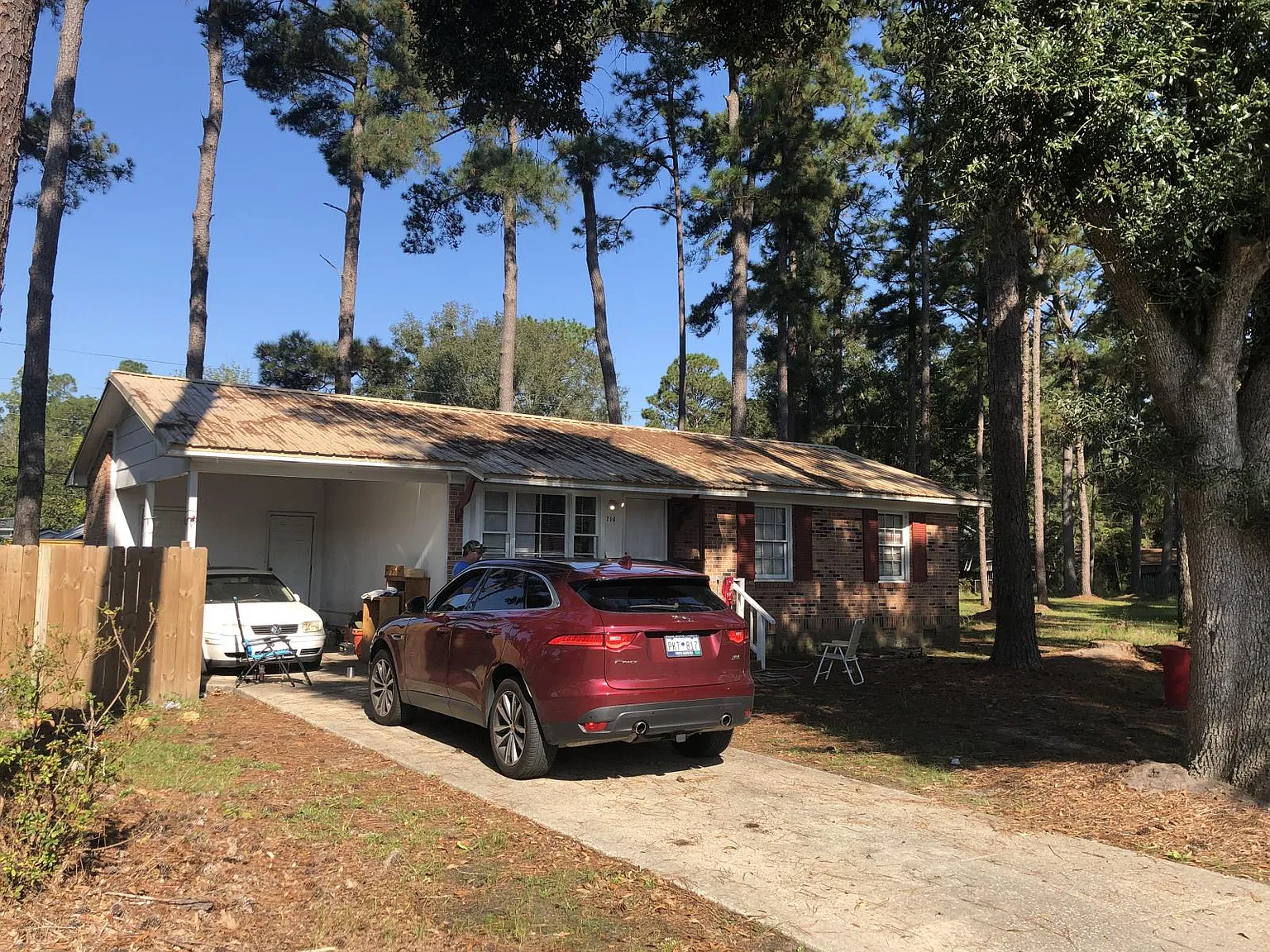 716 Azalea Dr — Photo 3