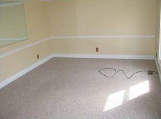 18919 Red Oak Ln, Triangle, VA 22172