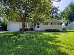 7423 Reeds Ln, Overland Park, KS 66204