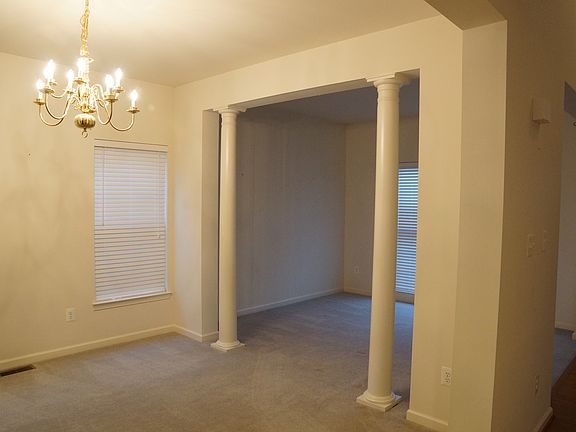 4th image of 9323 Birch Cliff Dr