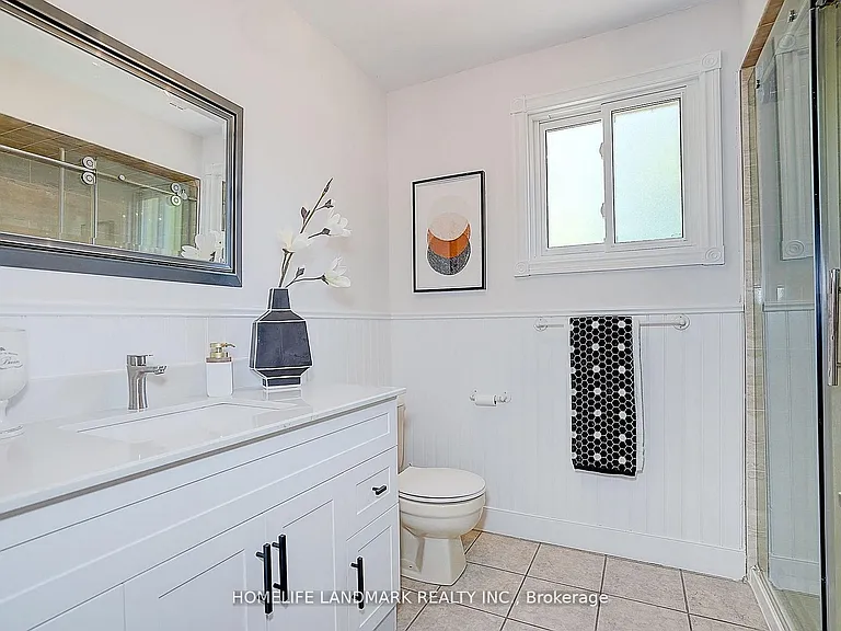 20573 Yonge St — Photo 37