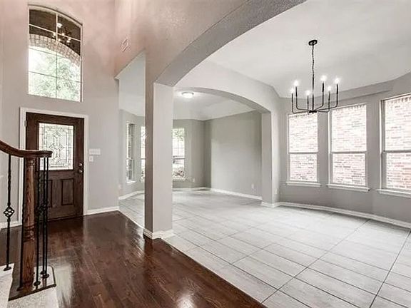 2nd image of 10236 Ashburn Dr