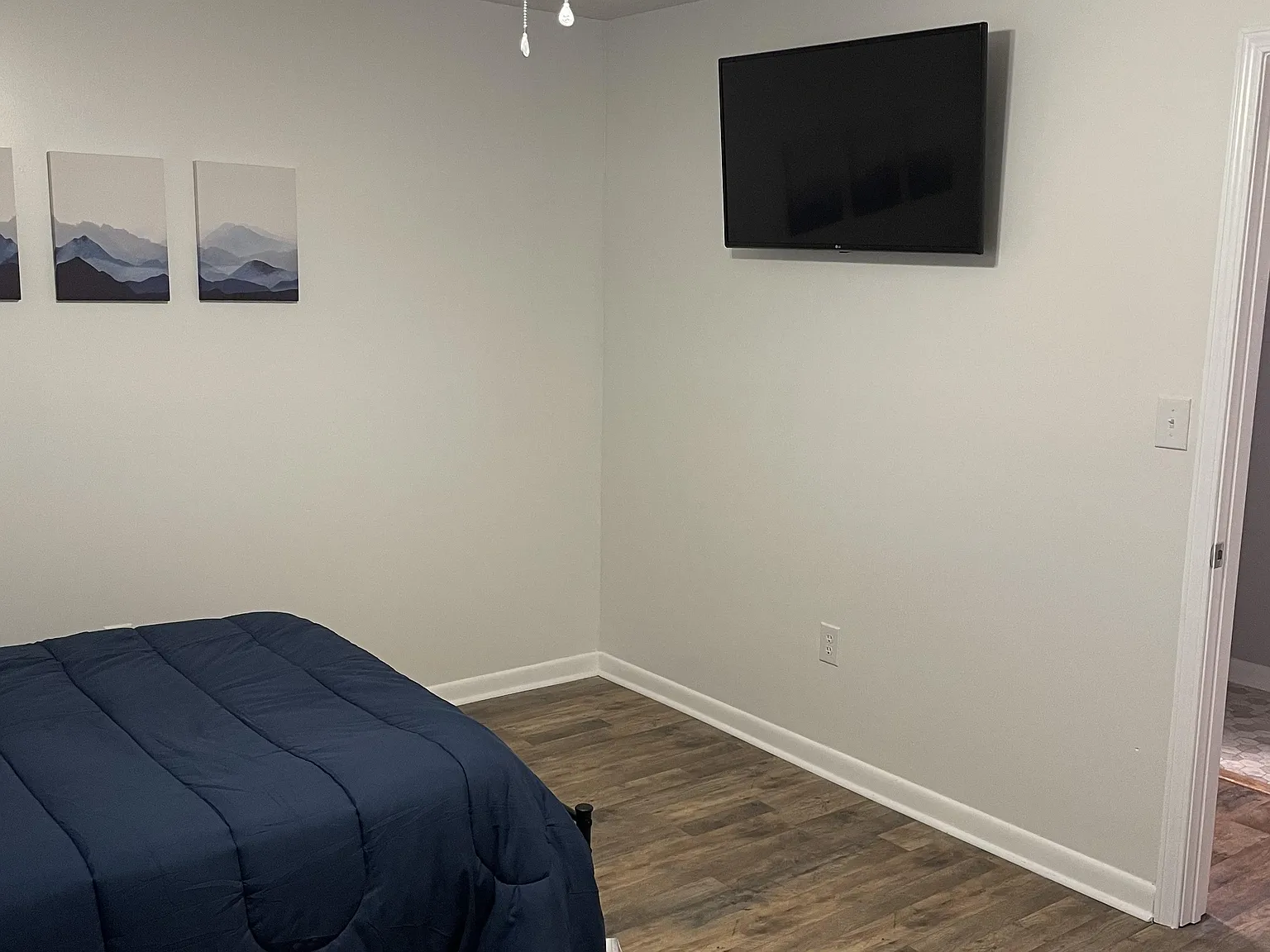 4 bed, 3.0 bath, 2200 sqft, $776 — Photo 3