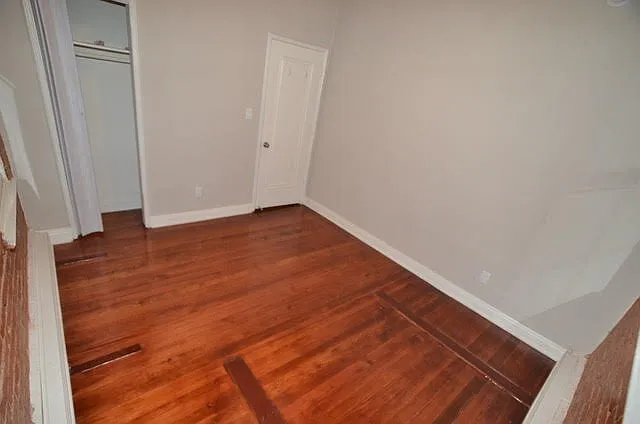La Chandelle Apts...Charming building...Renovated Apartments Available...Hardwood Floors! — Photo 29
