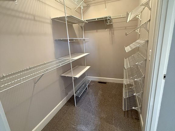 Master Closet (1 of 2)