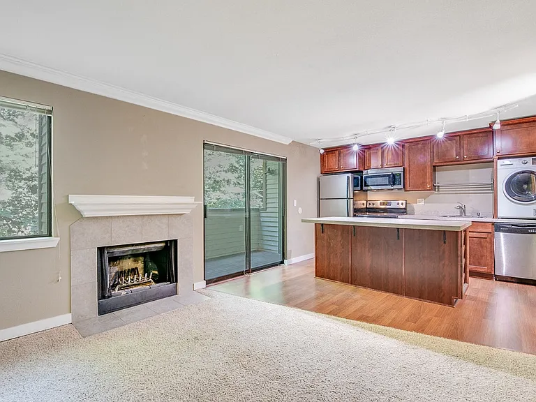 Whispering Brook Apartments — Photo 9