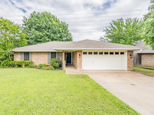 2507 Smouldering Wood Dr, Arlington, TX 76016