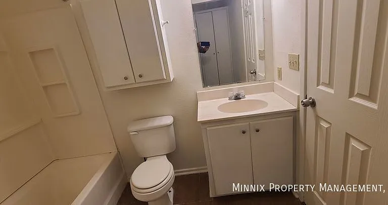 711 S Austin Ave #205 — Photo 16