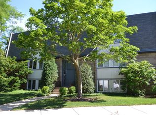 2129 Ammer Ridge Ct UNIT 1-201, Glenview, IL 60025